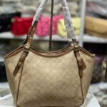 COACH Signature Canvas - Shoulder Bag