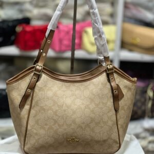 COACH Signature Canvas - Shoulder Bag