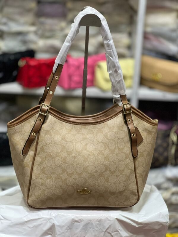 COACH Signature Canvas - Shoulder Bag